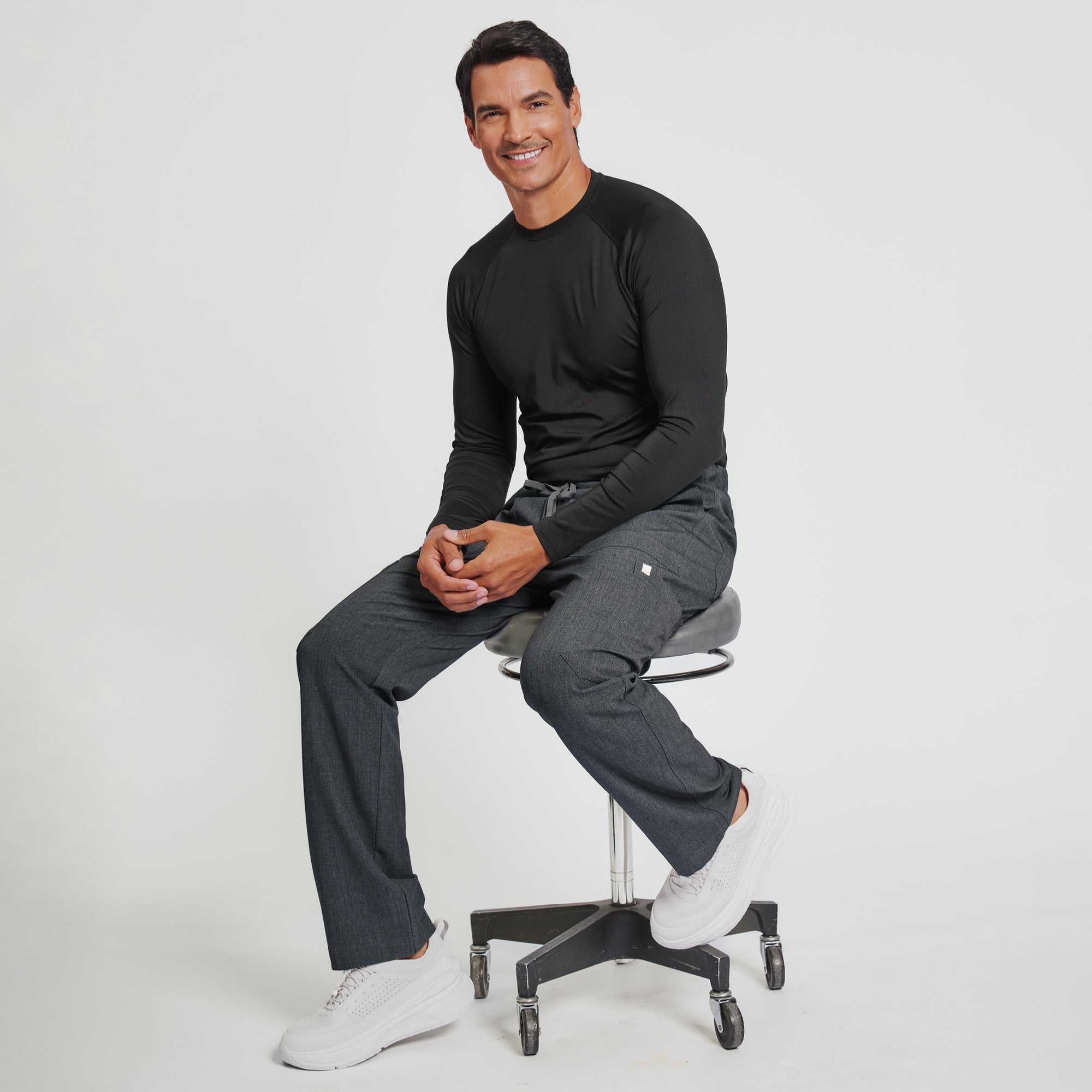 Image of Zenir | Men's Essential Underscrub Top - Black