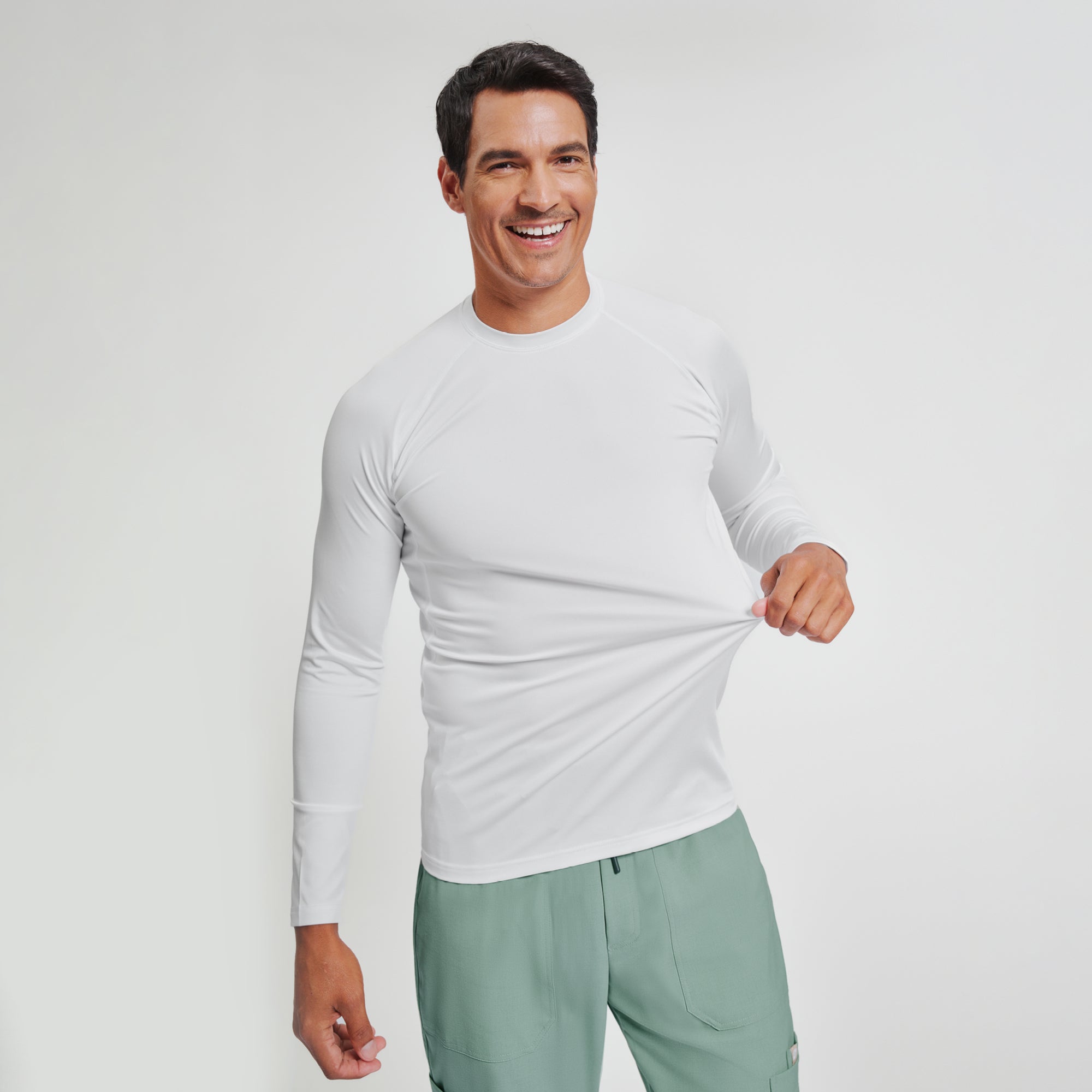 Image of Zenir | Men's Essential Underscrub Top - White
