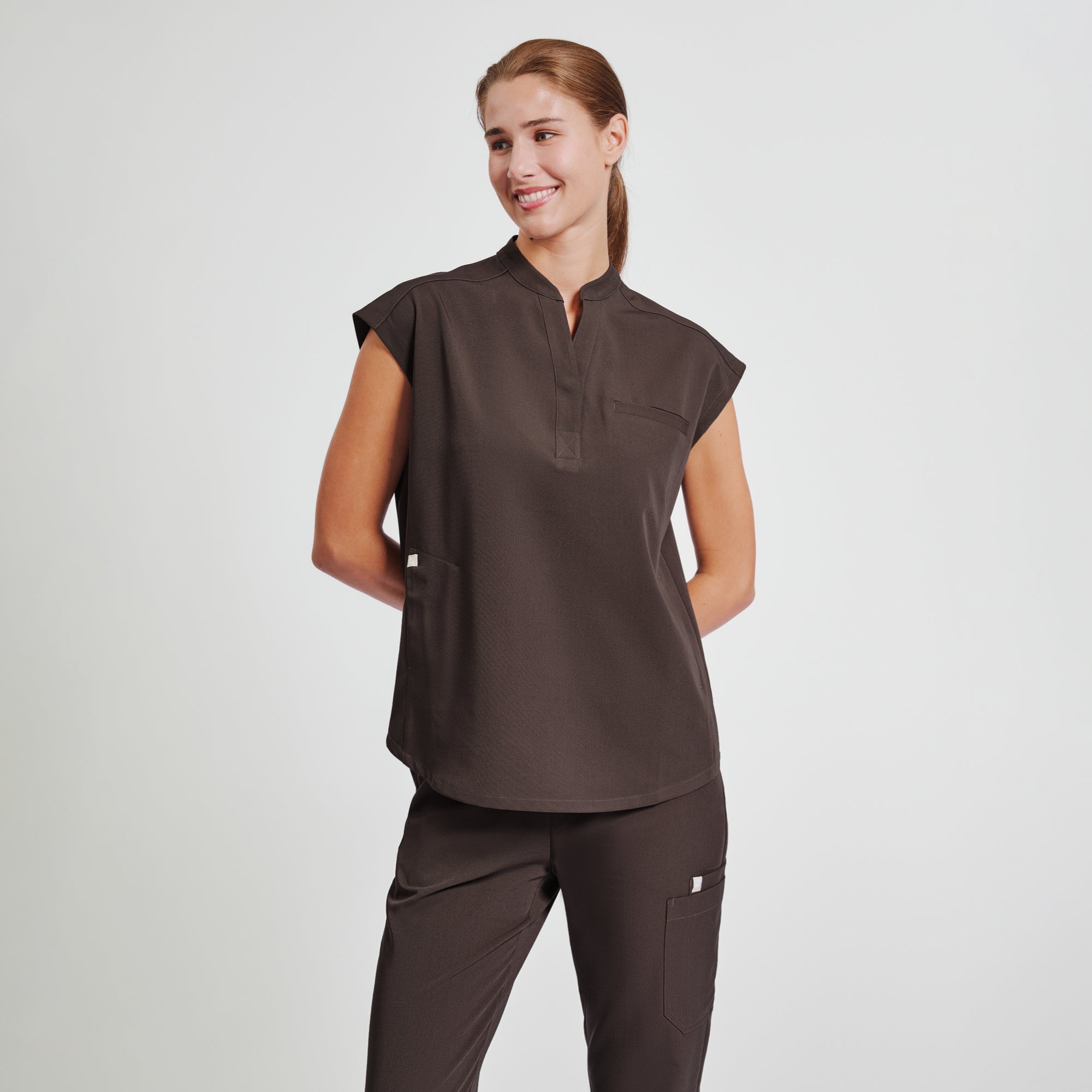 Image of Zenir | Women's Easy-Fit Jogger Scrub Pants - Brown