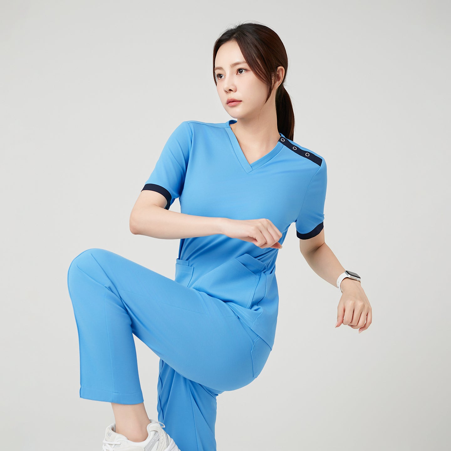 The Sky Blue OS-231 scrub showcases exceptional flexibility — the fabric moves effortlessly with the body, ensuring unrestricted motion and lasting comfort throughout long shifts.
