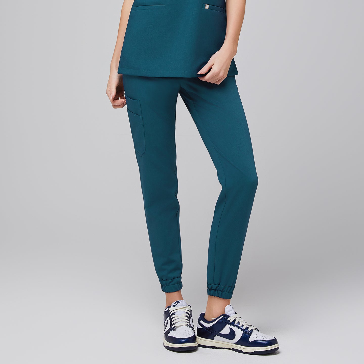 Image of Zenir | Women's StretchFit Jogger Scrub Pants - Ocean Teal
